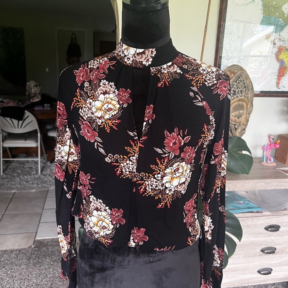 Chloe & Katie Black Floral Blouse